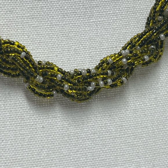 Vintage Green Seed Bead Twisted Multi Strand Necklace With Barrel Screw Clasp - Picture 4 of 7